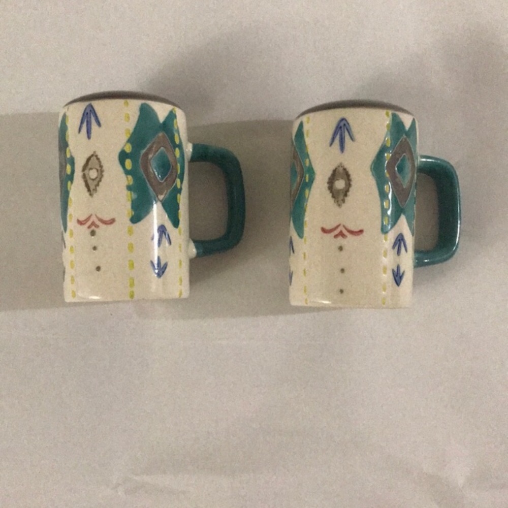 Geometric salt and pepper shakers multi color
